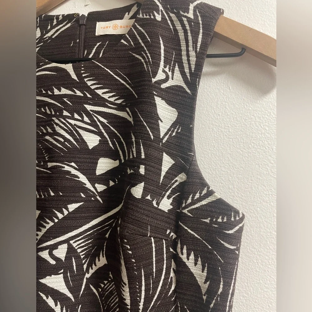 Tory Burch Black and White Leaf-Print Sleeveless Shift Dress